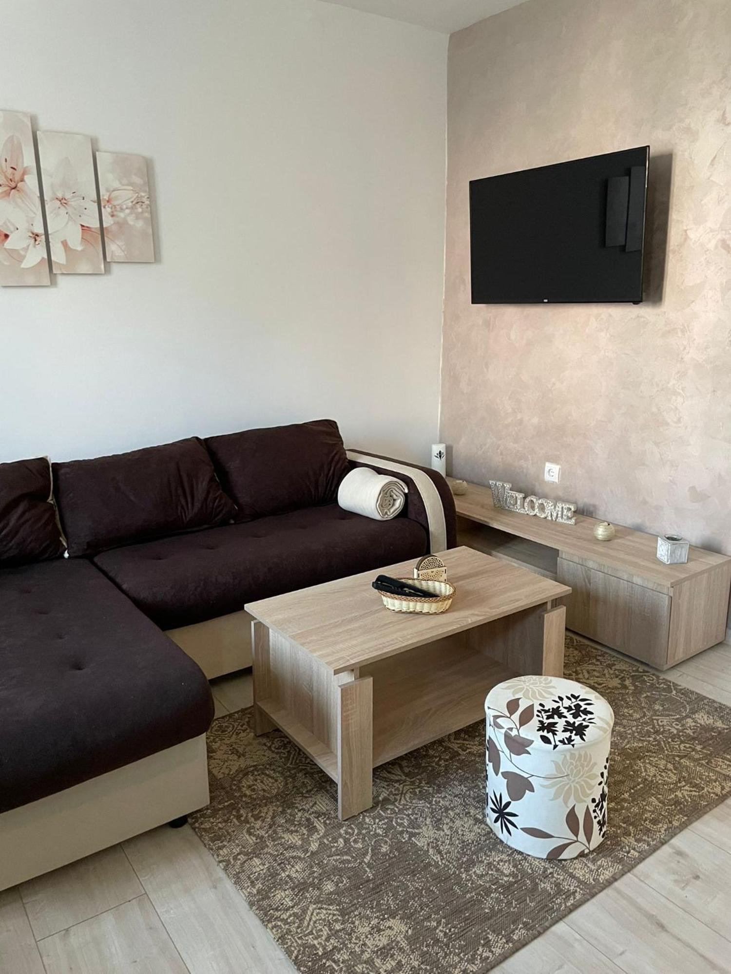 Apartmani Marija Zemun Zemun Polje Екстериор снимка