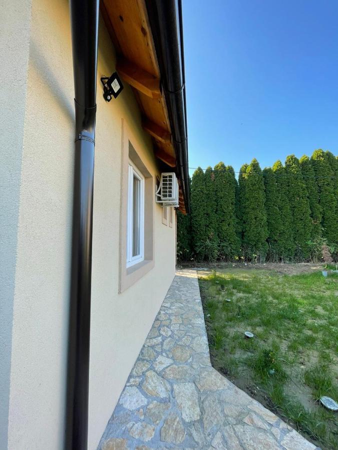 Apartmani Marija Zemun Zemun Polje Екстериор снимка