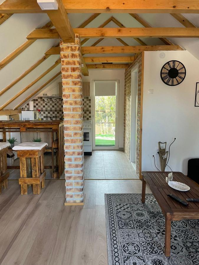 Apartmani Marija Zemun Zemun Polje Екстериор снимка