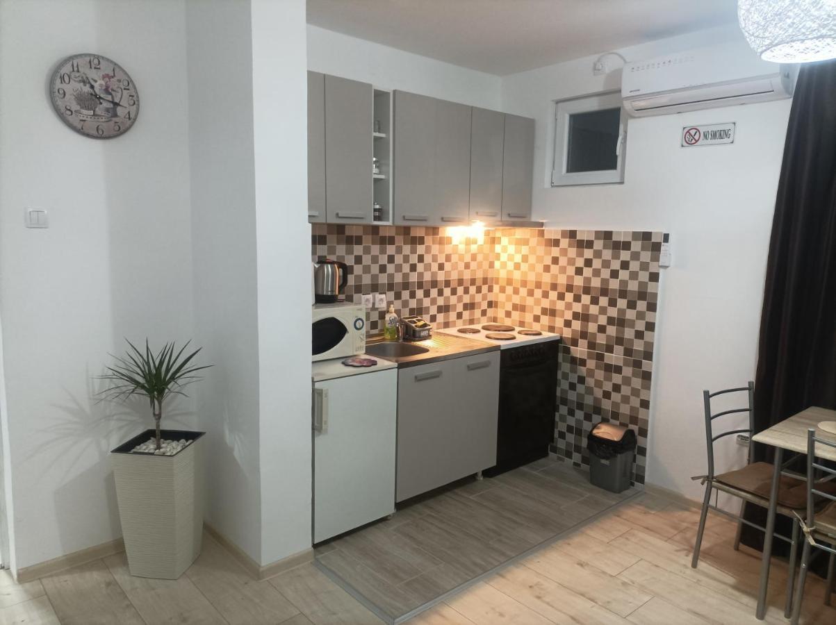 Apartmani Marija Zemun Zemun Polje Екстериор снимка