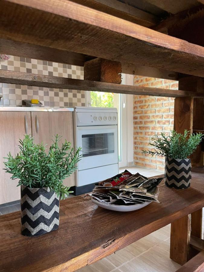 Apartmani Marija Zemun Zemun Polje Екстериор снимка