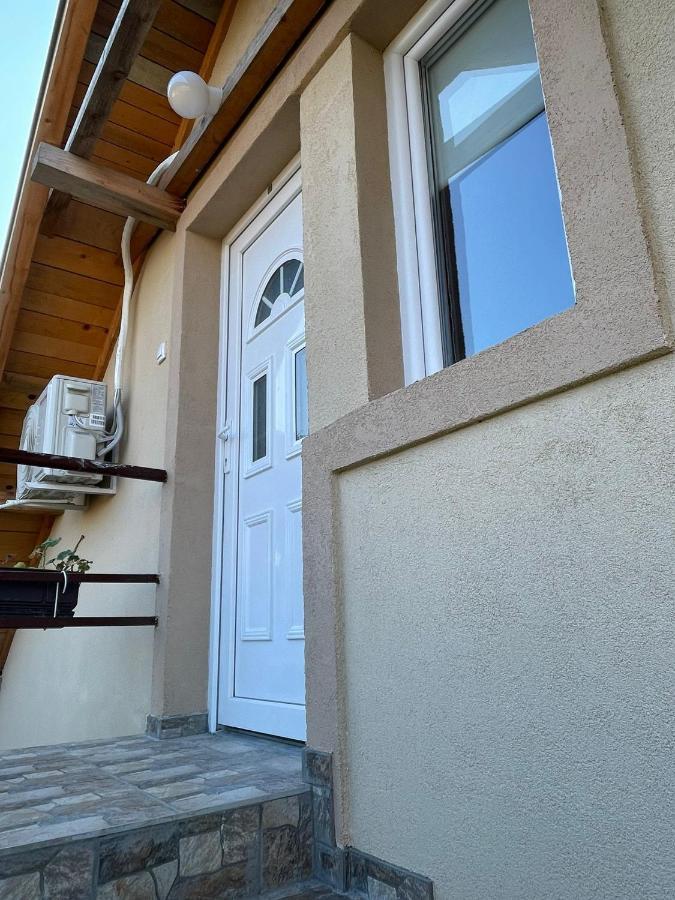 Apartmani Marija Zemun Zemun Polje Екстериор снимка